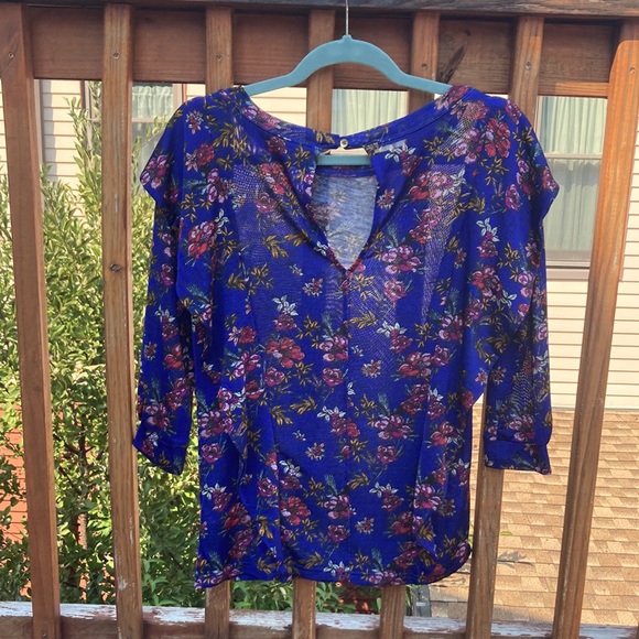 Free People blue floral side flutter shirt, size small - Picture 8 of 12